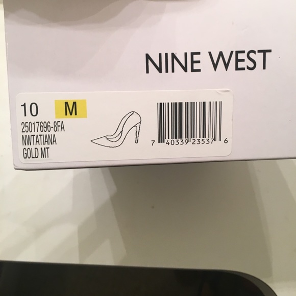 Gold Pumps! - Picture 3 of 4